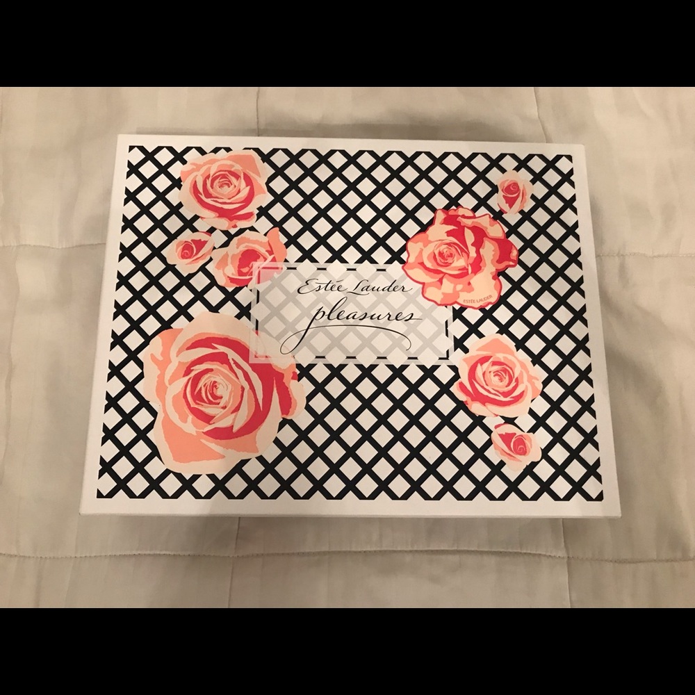 Estée Lauder perfume